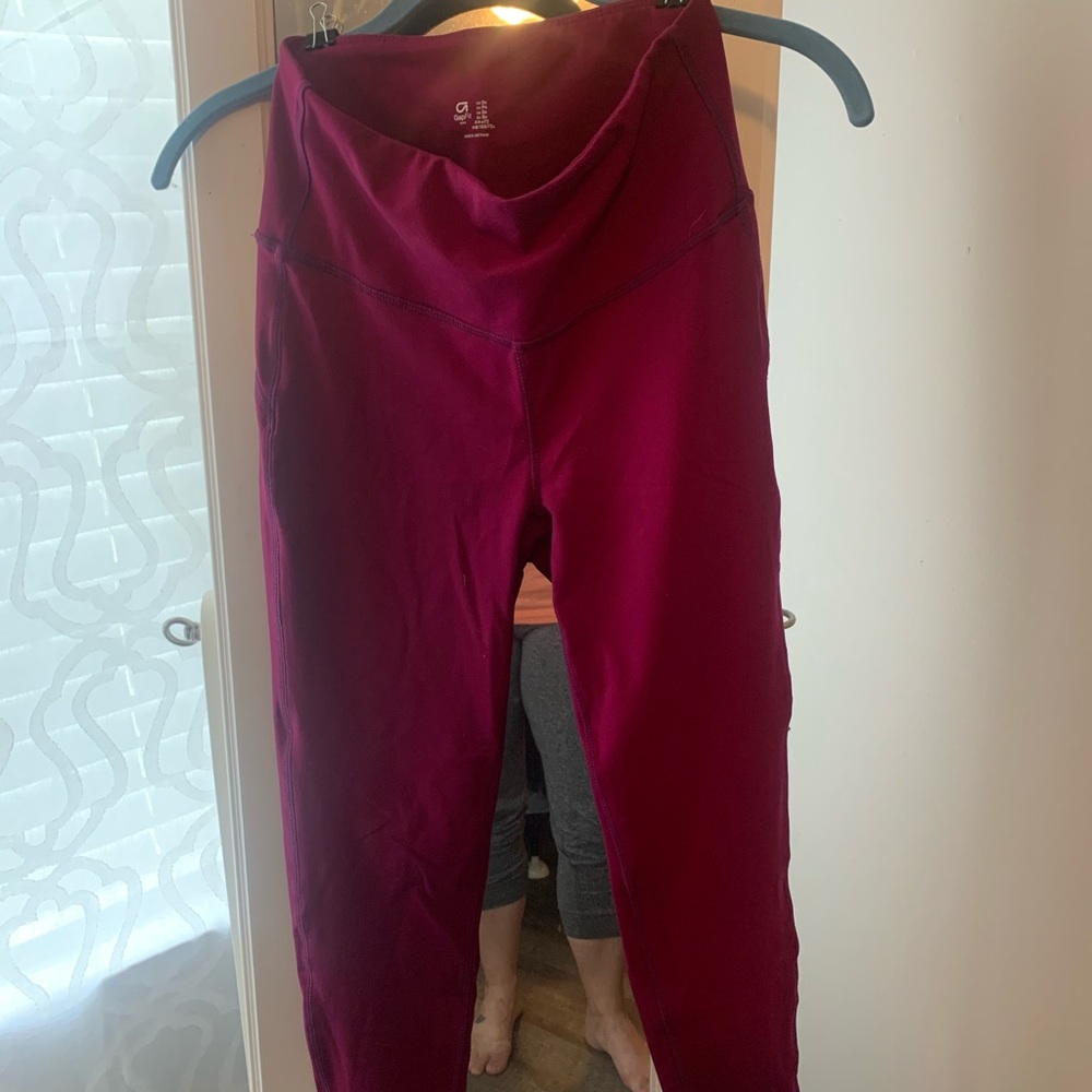 Gap plum Capri leggings